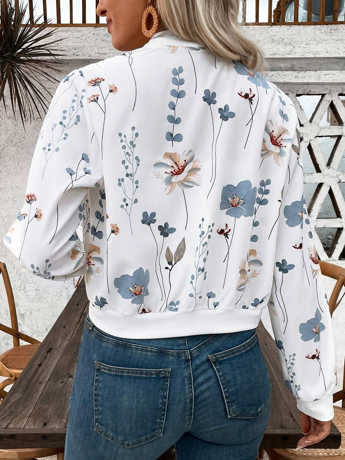 Elegant women’s short-sleeved casual jacket with floral prints and zipper closure.