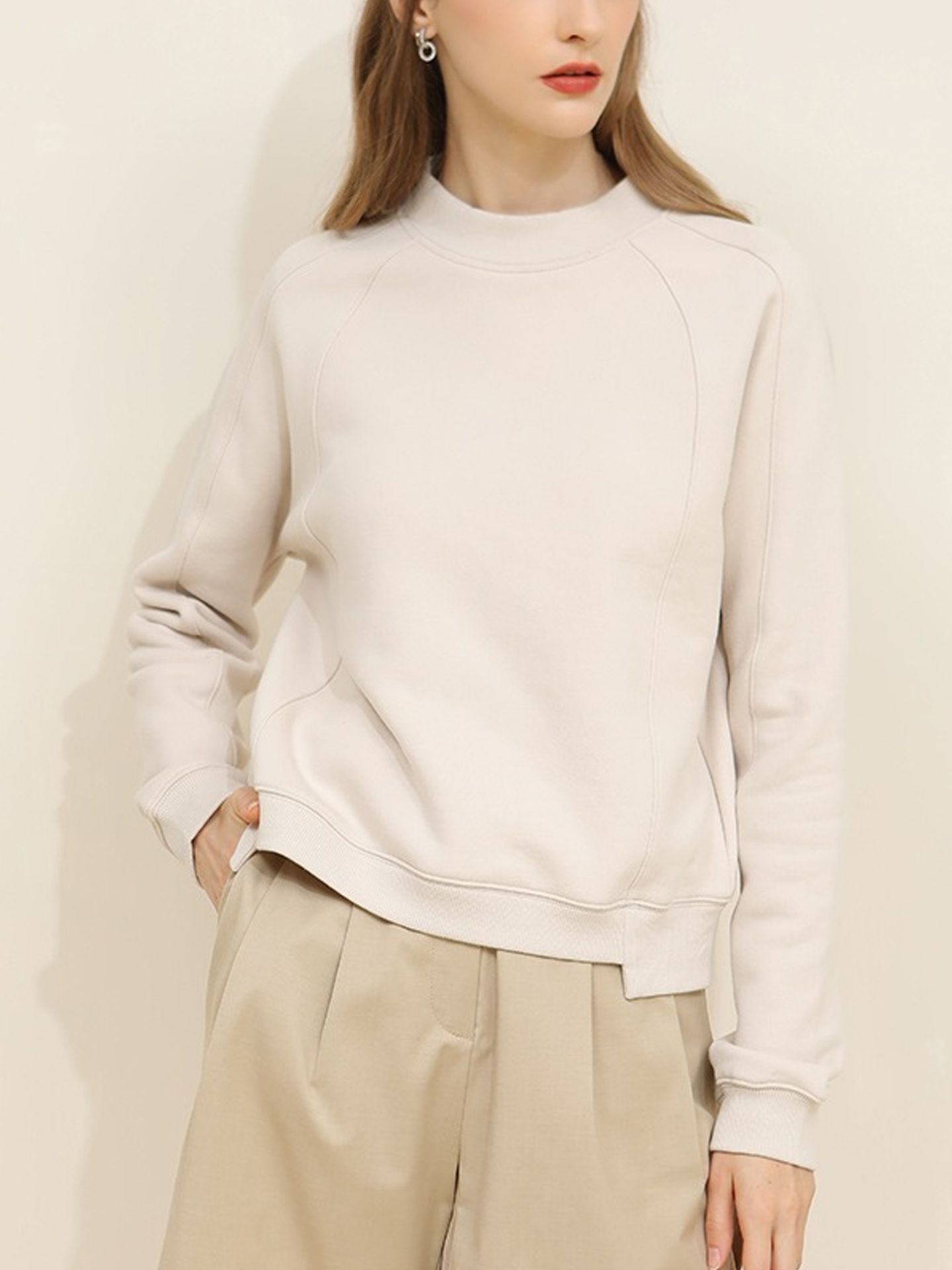 New winter and autumn version: Women’s padded sweatshirt with long sleeves, in a plain color, with a round neckline and a loose fit, in a Korean-style design.