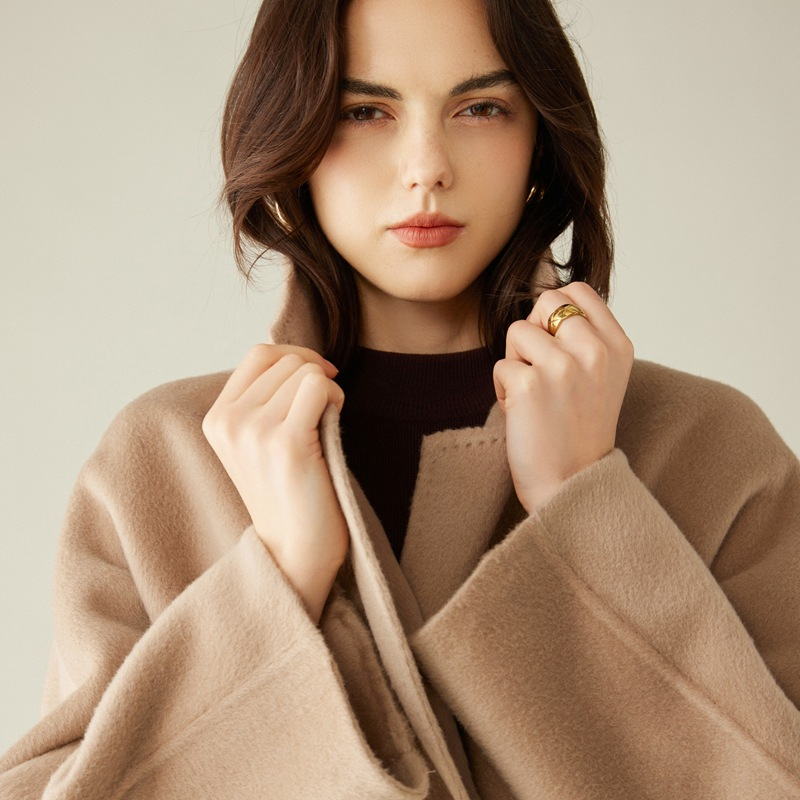 Camel double-faced wool coat for women, new winter style, loose fit, mid-length, Hepburn style wool coat.