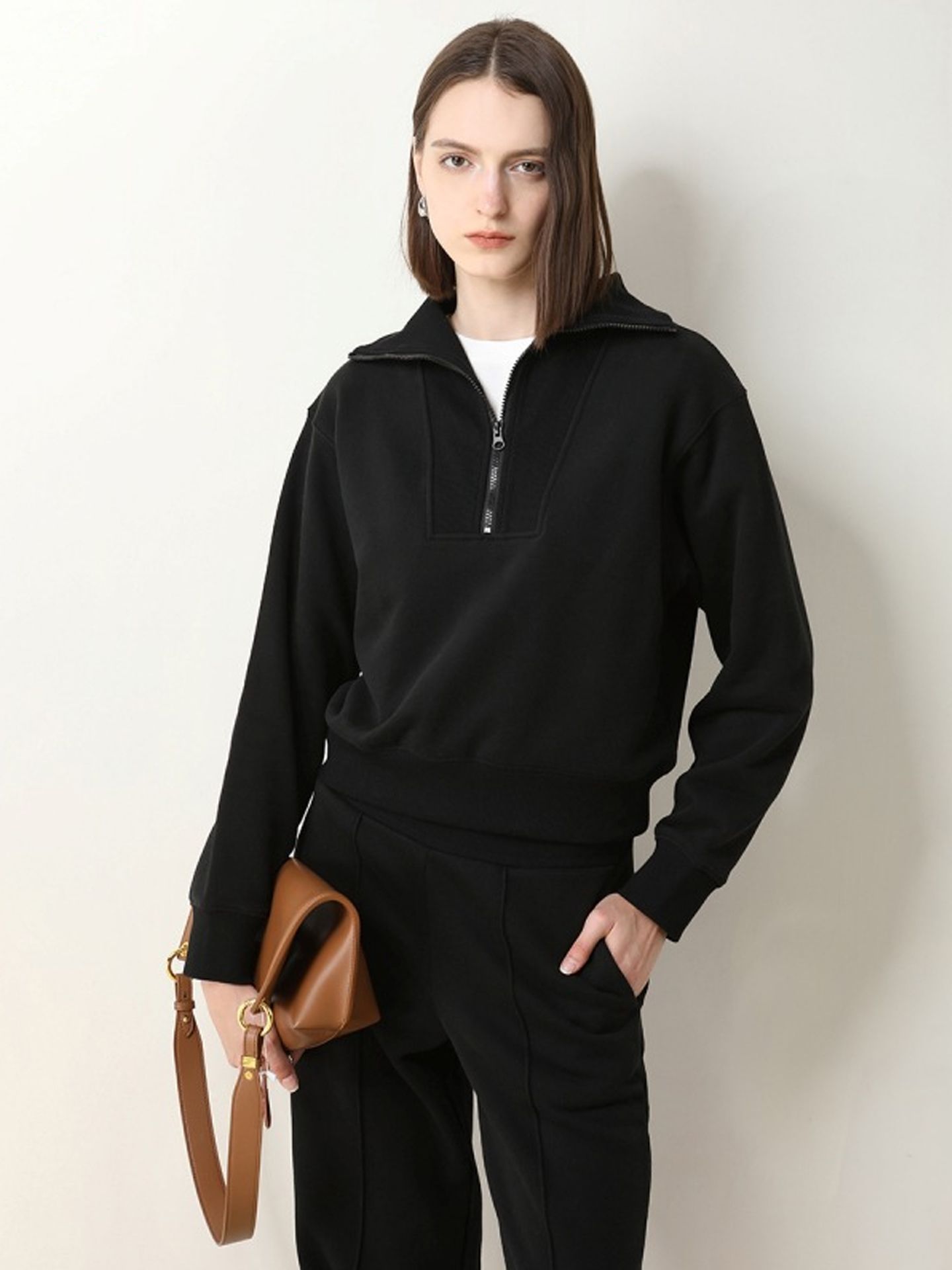 Women’s casual, loose-fitting sweater with a half-open neckline, zipper, and fleece lining – perfect for autumn and winter.