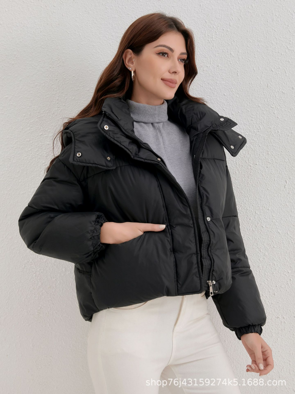 New women's down jacket, winter 2025 new style, short down jacket, hooded puffer jacket.
