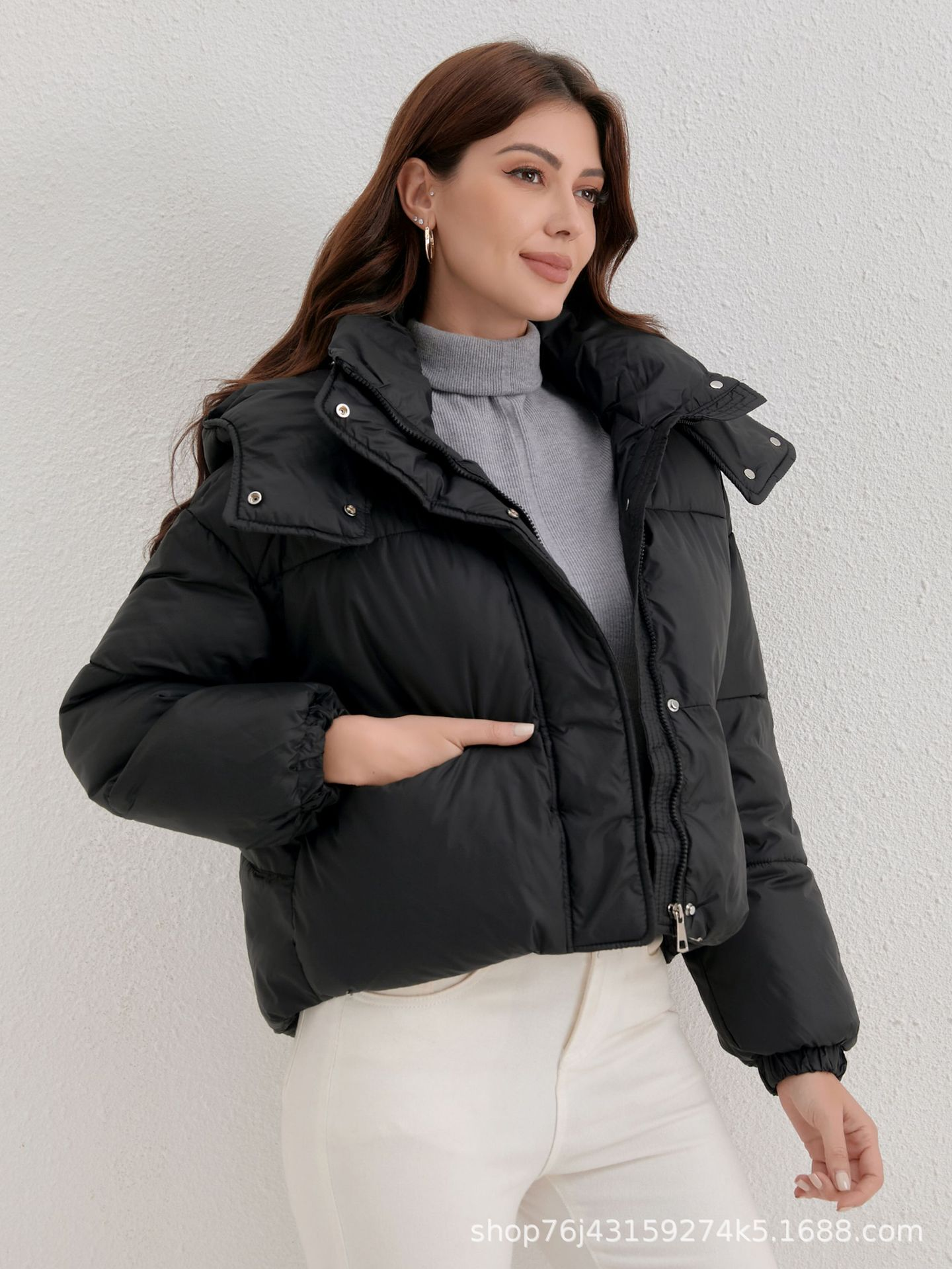 New women's down jacket, winter 2025 new style, short down jacket, hooded puffer jacket.