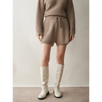 Cashmere knit shorts: simple, versatile, comfortable, soft, skin-friendly, elastic waistband, thick.