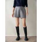 Cashmere knit shorts: simple, versatile, comfortable, soft, skin-friendly, elastic waistband, thick.
