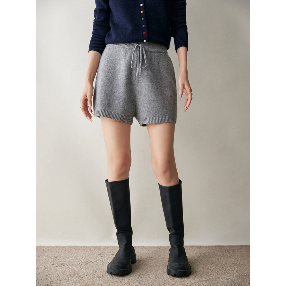 Cashmere knit shorts: simple, versatile, comfortable, soft, skin-friendly, elastic waistband, thick.