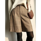 High-end wool plaid suit pants, brown casual pants, new autumn/winter style for women, 2025, retro and versatile five-point shorts