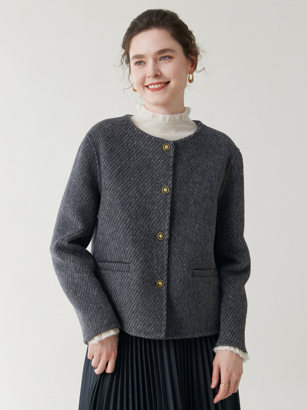 A stylish, short-length woolen coat for women in autumn and winter – featuring a double-sided design, a round neckline, and a retro style made from pure woolen fabric. Truly trendy!