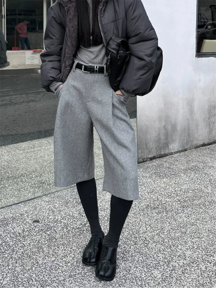 Retro minimalist style thick woolen suit pants for women, new autumn and winter style, casual, drapey, versatile wide-leg five-point pants