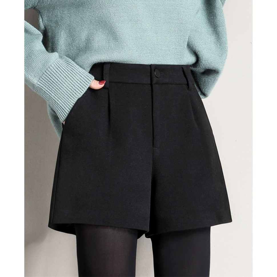 Women's grey shorts, autumn and winter, versatile, 2025 new style, high-waisted A-line, plus size, casual suit pants.