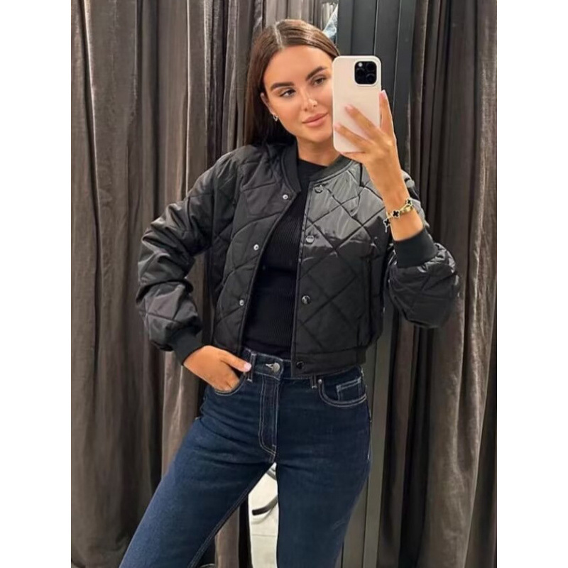 Autumn/Winter Collection: New, stylish and casual cotton jackets in short length, designed in the style of pilot jackets.