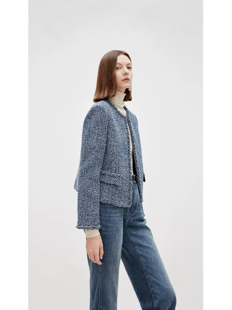 French retro Chanel-style high-end short jacket with structured shoulders, new spring 2025 style for women