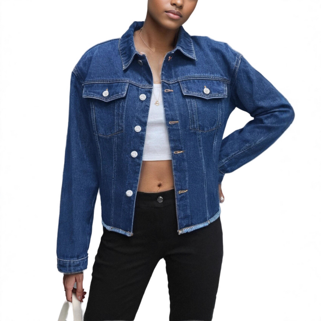Water-washed denim jacket with long sleeves, suitable for women in autumn and winter.