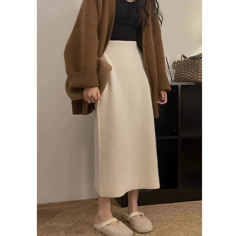 Soft and cozy wool skirt, women's wool midi skirt, autumn and winter thick knitted skirt, high-end straight pencil skirt.