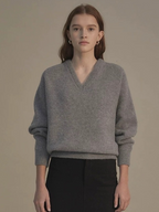 Women's V-neck sweater, 2024 autumn/winter new style, relaxed and high-end wool knitwear.