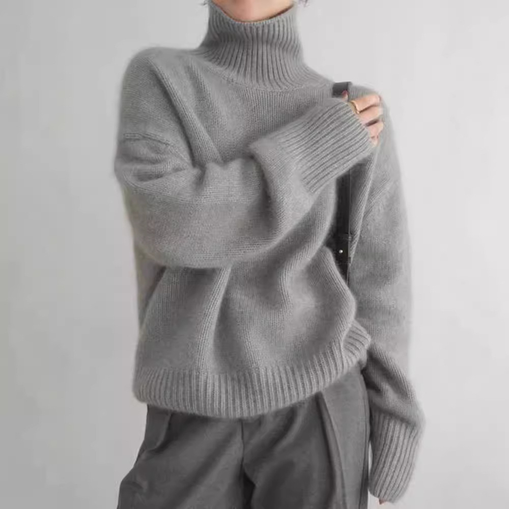 Korean style women's high-neck pullover sweater, new autumn and winter style, loose and lazy soft knit top.