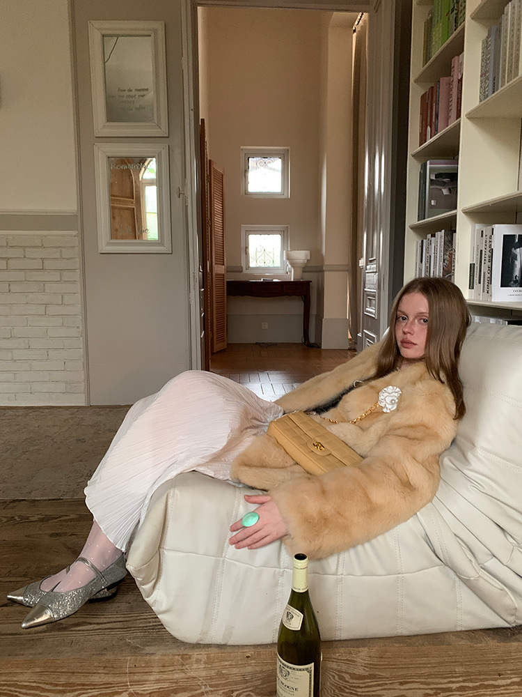 Romantic French-style full-grain fox fur coat, mid-length, youthful style, winter coat for women.