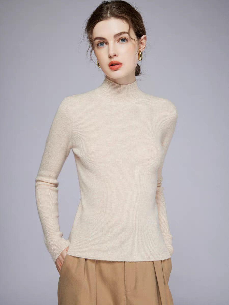 New autumn/winter cashmere sweater for women – a slim-fit, semi-high-necked cashmere sweater with a tight-fitting knitted design, perfect as a long-sleeved underlayer.