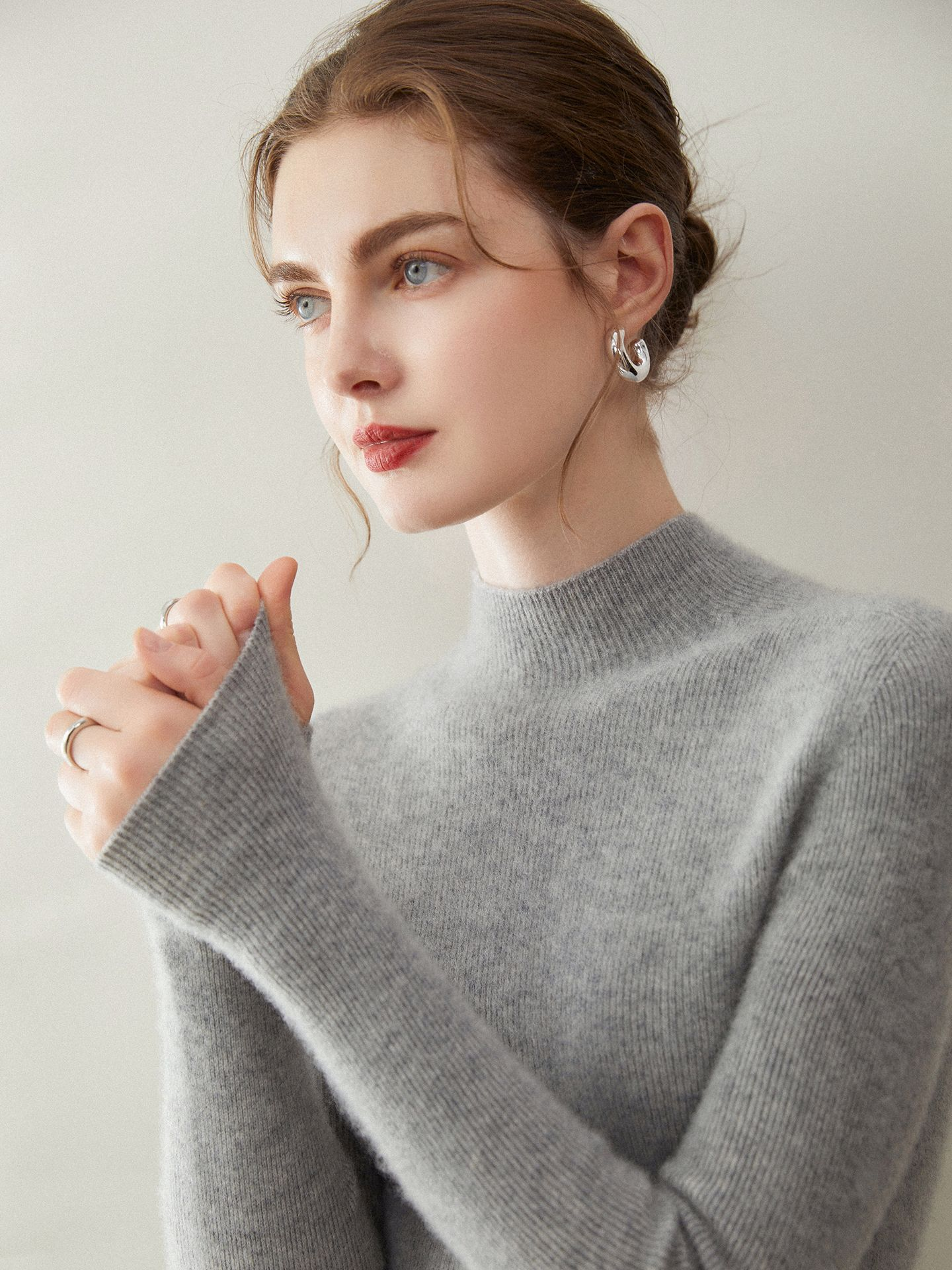 Women’s Cashmere Sweater with Half-Collar Design: Made of Pure Cashmere, Slimming Fit, and Ideal as a Base Layer for Knitted Sweaters