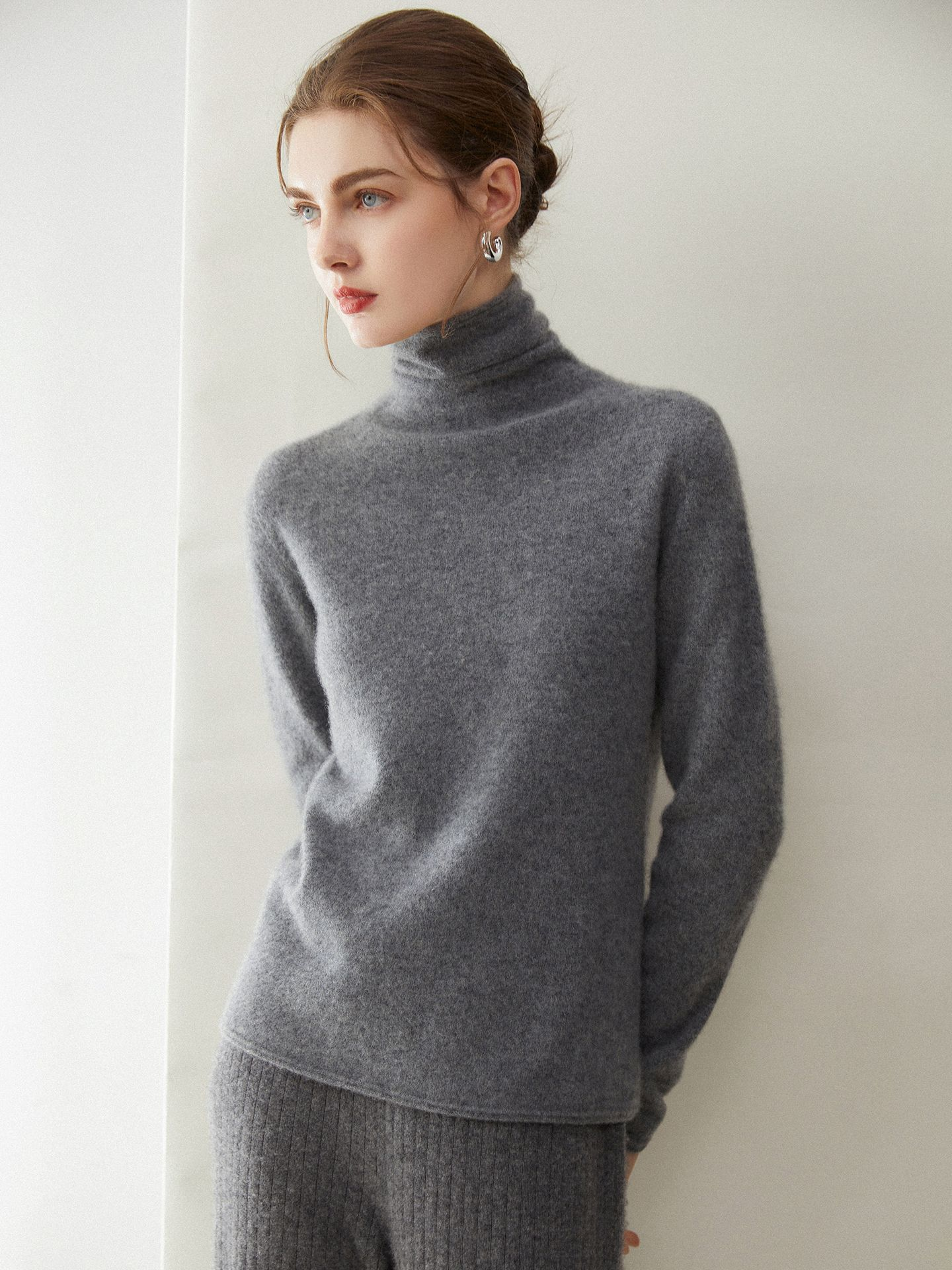 Cuffed, puffed-neck cashmere sweater for women – made from pure cashmere, soft, comfortable to wear, and non-irritating to the skin; perfect as a knitted base layer.