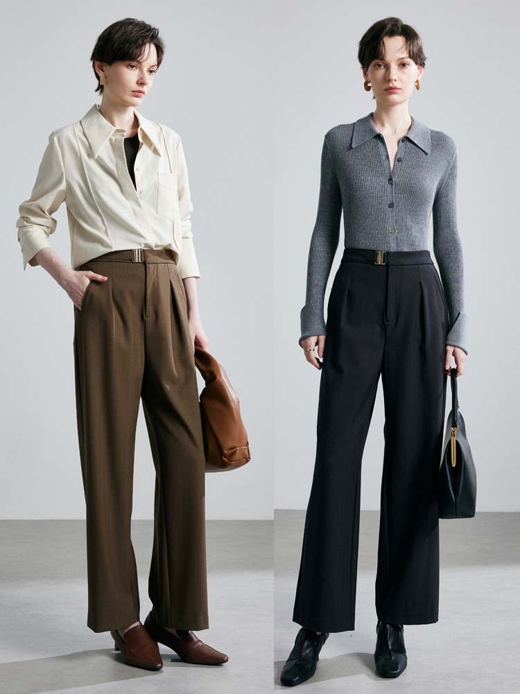 New autumn/winter style casual wide-leg pants for women. These pants feature elastic waists that help slim the figure and make them extremely versatile for daily wear. High-quality women’s trousers.