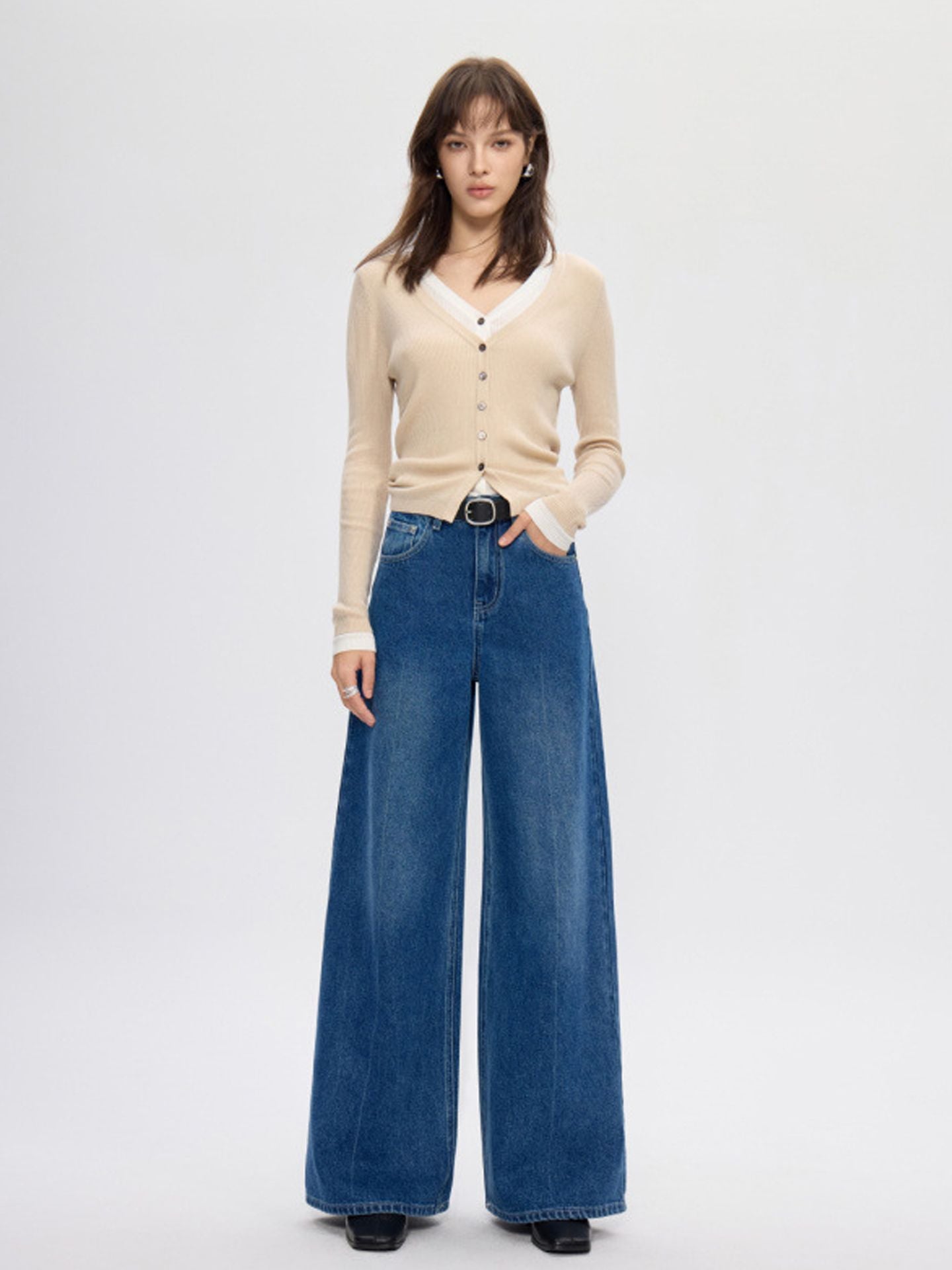 Fluffy, slimming high-waisted jeans for autumn and winter – women’s version, made of pure cotton, featuring a loose, straight fit.
