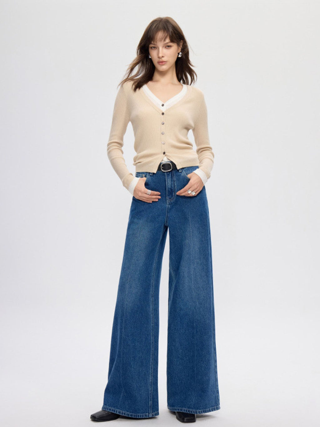 Fluffy, slimming high-waisted jeans for autumn and winter – women’s version, made of pure cotton, featuring a loose, straight fit.