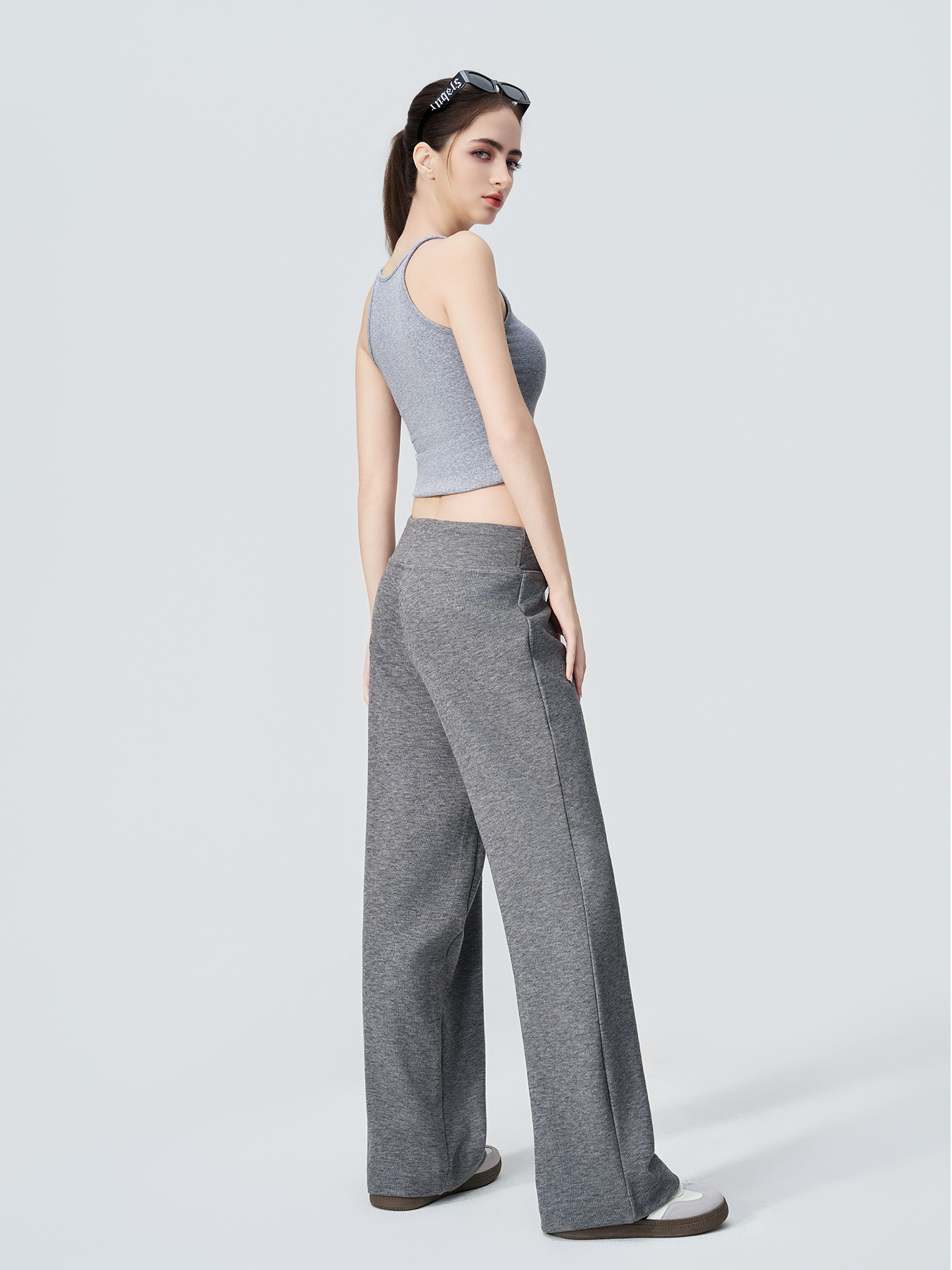 Knitted four-color casual pants; women’s high-waisted, hip-enhancing trousers with a flattering, straight-leg design and wide legs.
