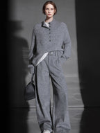 Waisted pants with a sleek, curved design; suitable for women. Made of simple, stylish woolen material, and available in a long length.