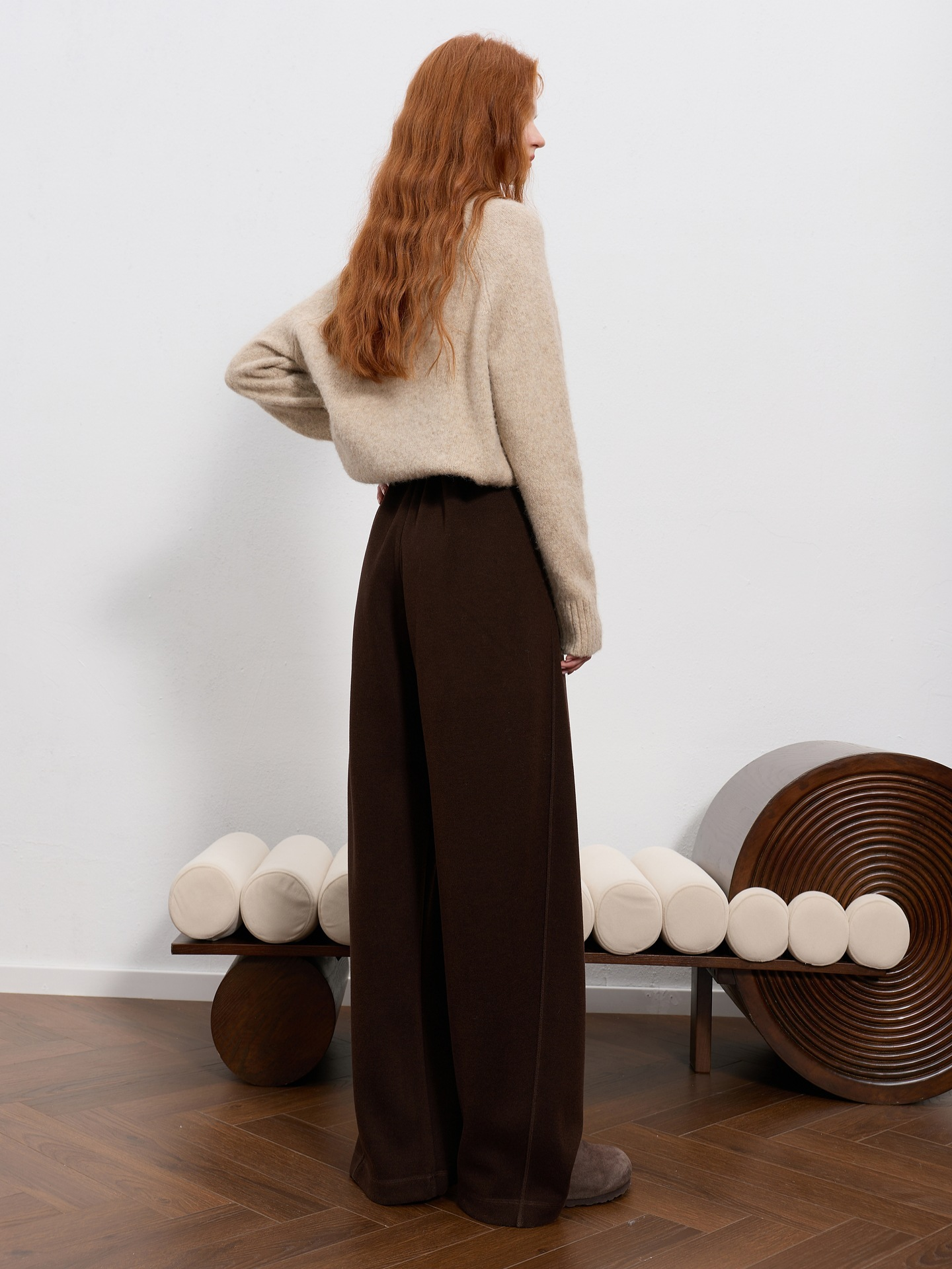 New long woolen trousers for autumn and winter – elastic, high-waisted, wide-leg designs; perfect for girls.