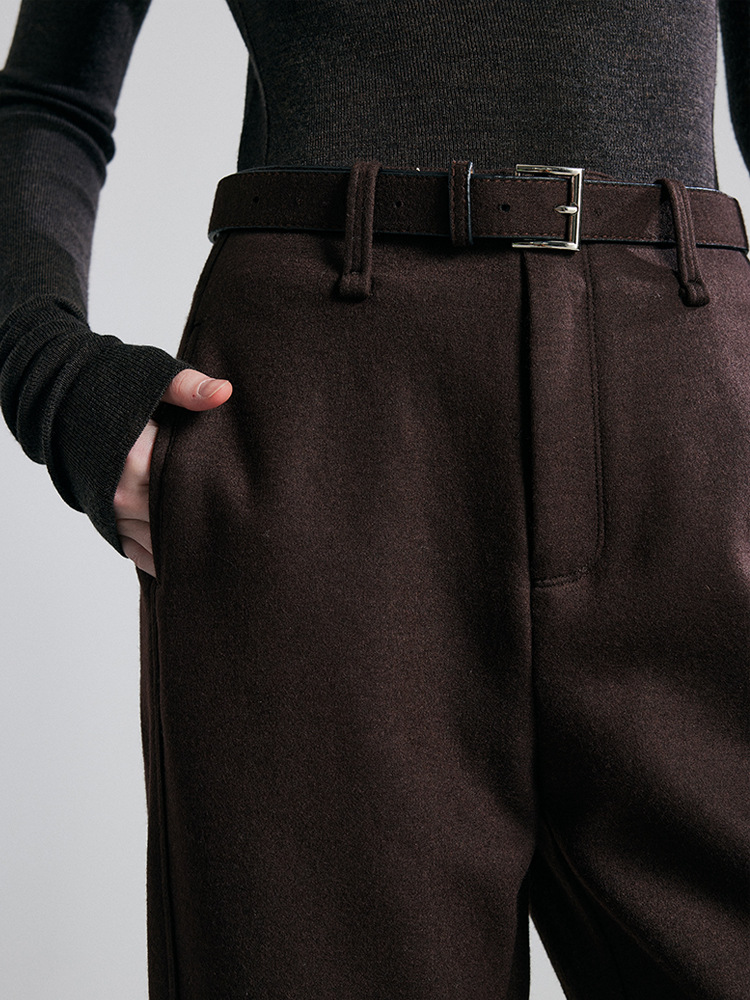 New autumn/winter version of woolen nine-part leggings – thicker material makes them perfect for cold winter seasons; also suitable as casual women’s pants.