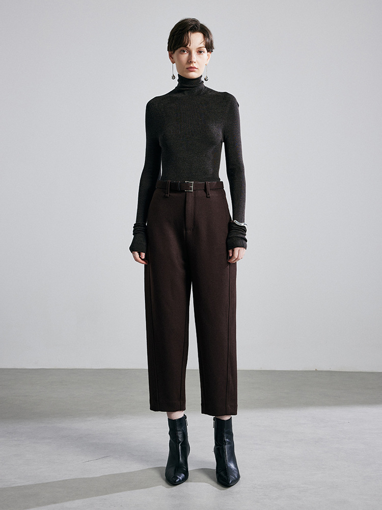New autumn/winter version of woolen nine-part leggings – thicker material makes them perfect for cold winter seasons; also suitable as casual women’s pants.