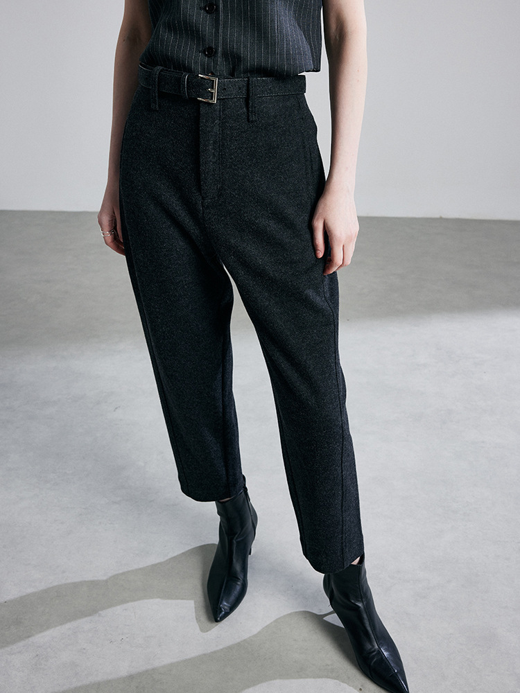 New autumn/winter version of woolen nine-part leggings – thicker material makes them perfect for cold winter seasons; also suitable as casual women’s pants.