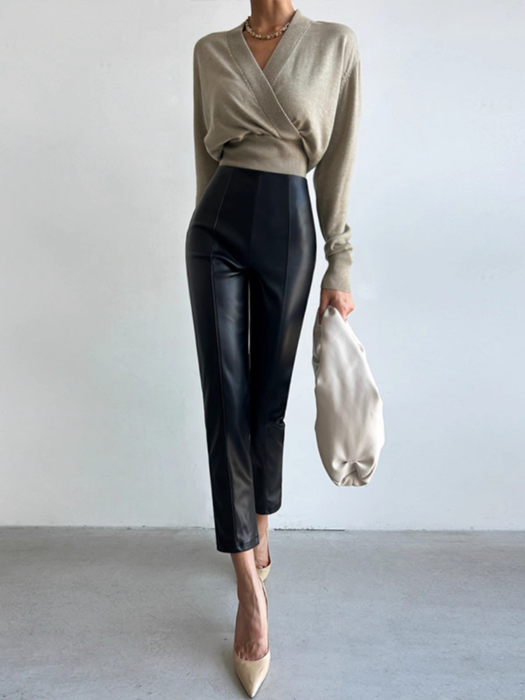 Women's 2025 Autumn/Winter New Style High-Waisted Cropped Skinny Leather Pants, High-Quality PU Leather Straight Leg Base Pants