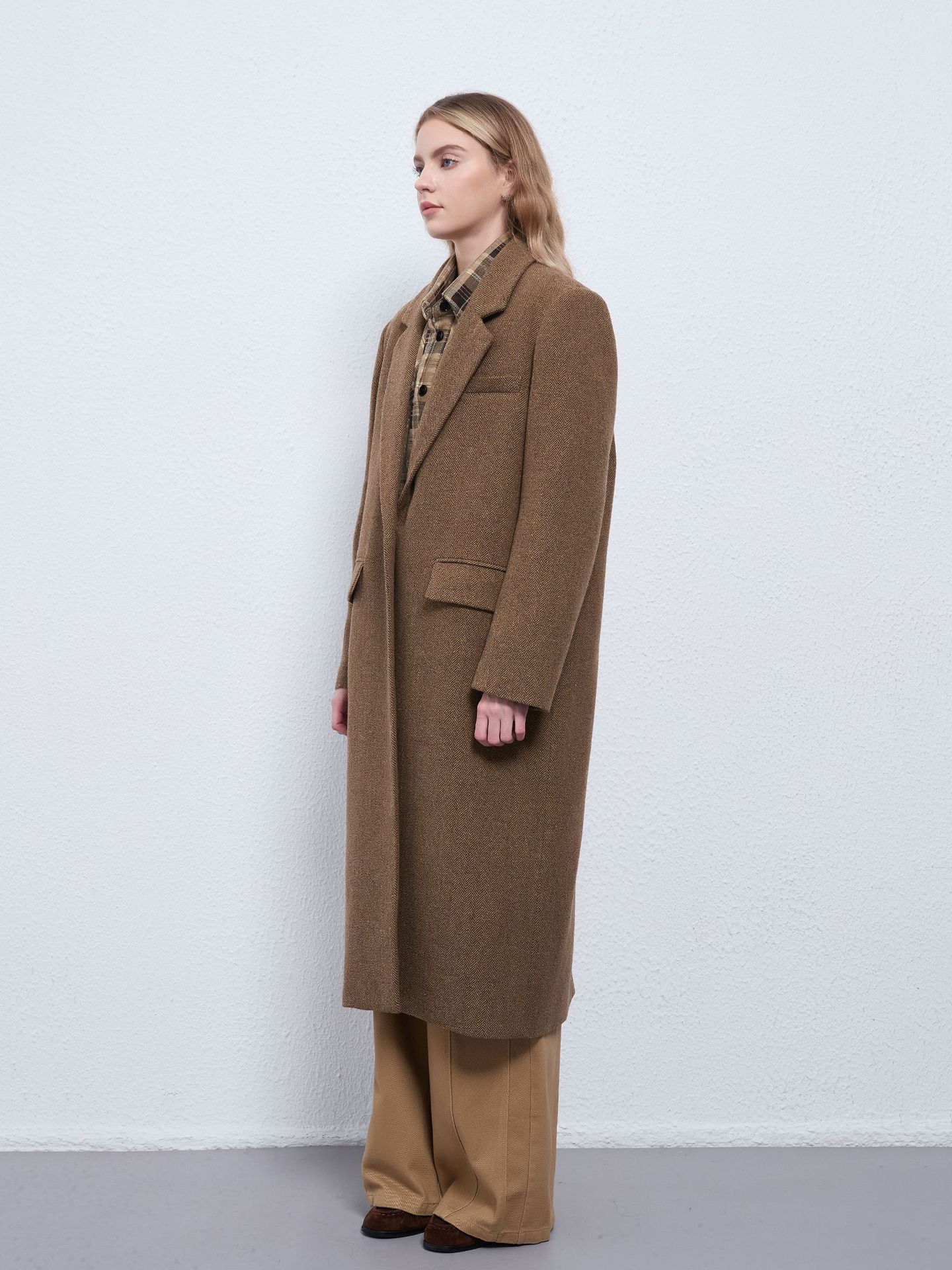 High-quality wool, cashmere, herringbone pattern, mid-length, thick, extra-long wool coat for women, autumn and winter.