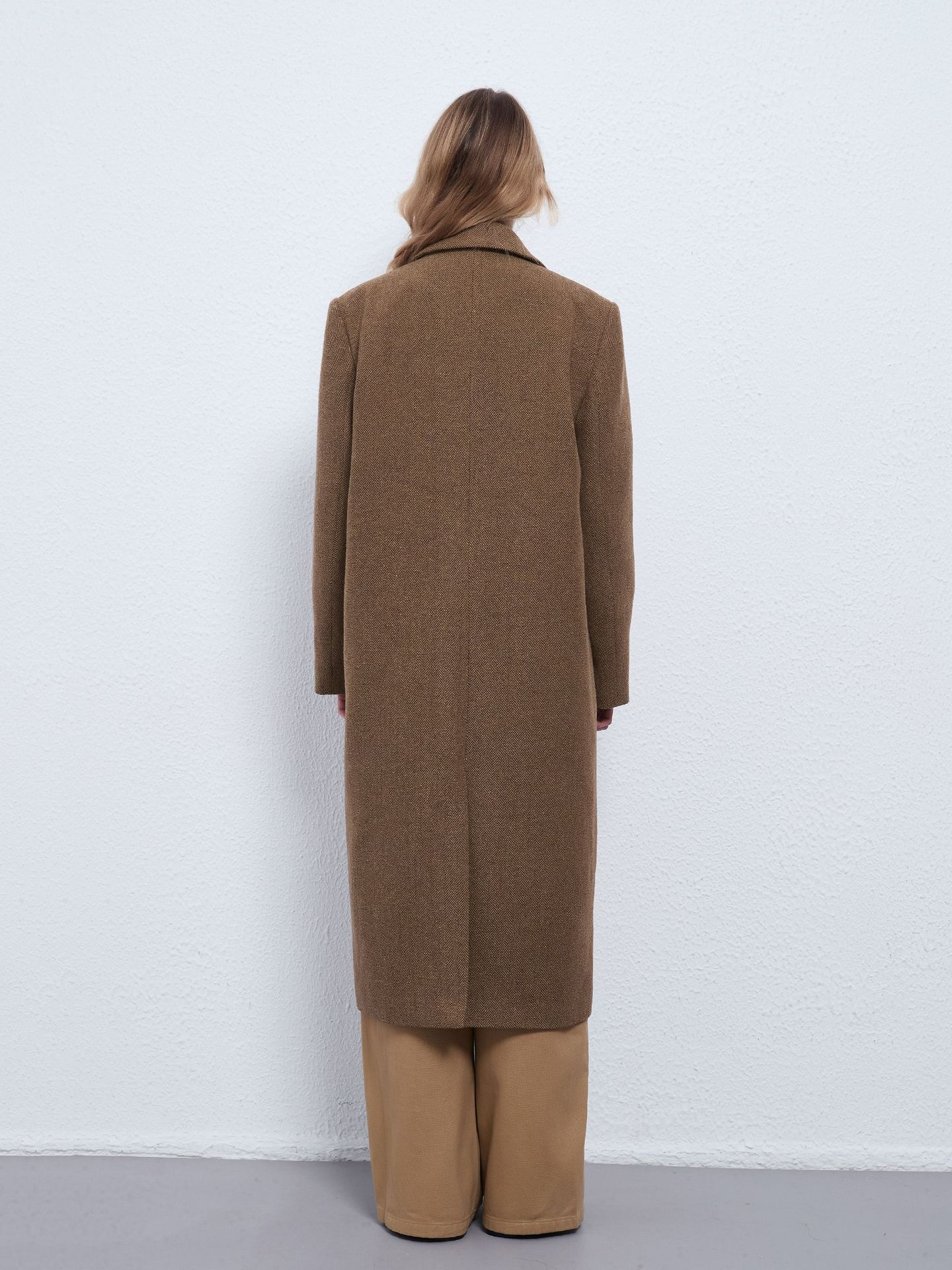 High-quality wool, cashmere, herringbone pattern, mid-length, thick, extra-long wool coat for women, autumn and winter.